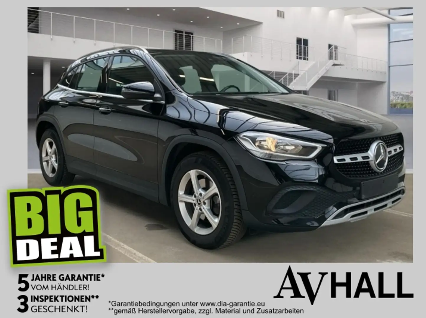 Mercedes-Benz GLA 180 d AHK AUT KlimaA LM Navi PDC ParkAss SHZ Schwarz - 1