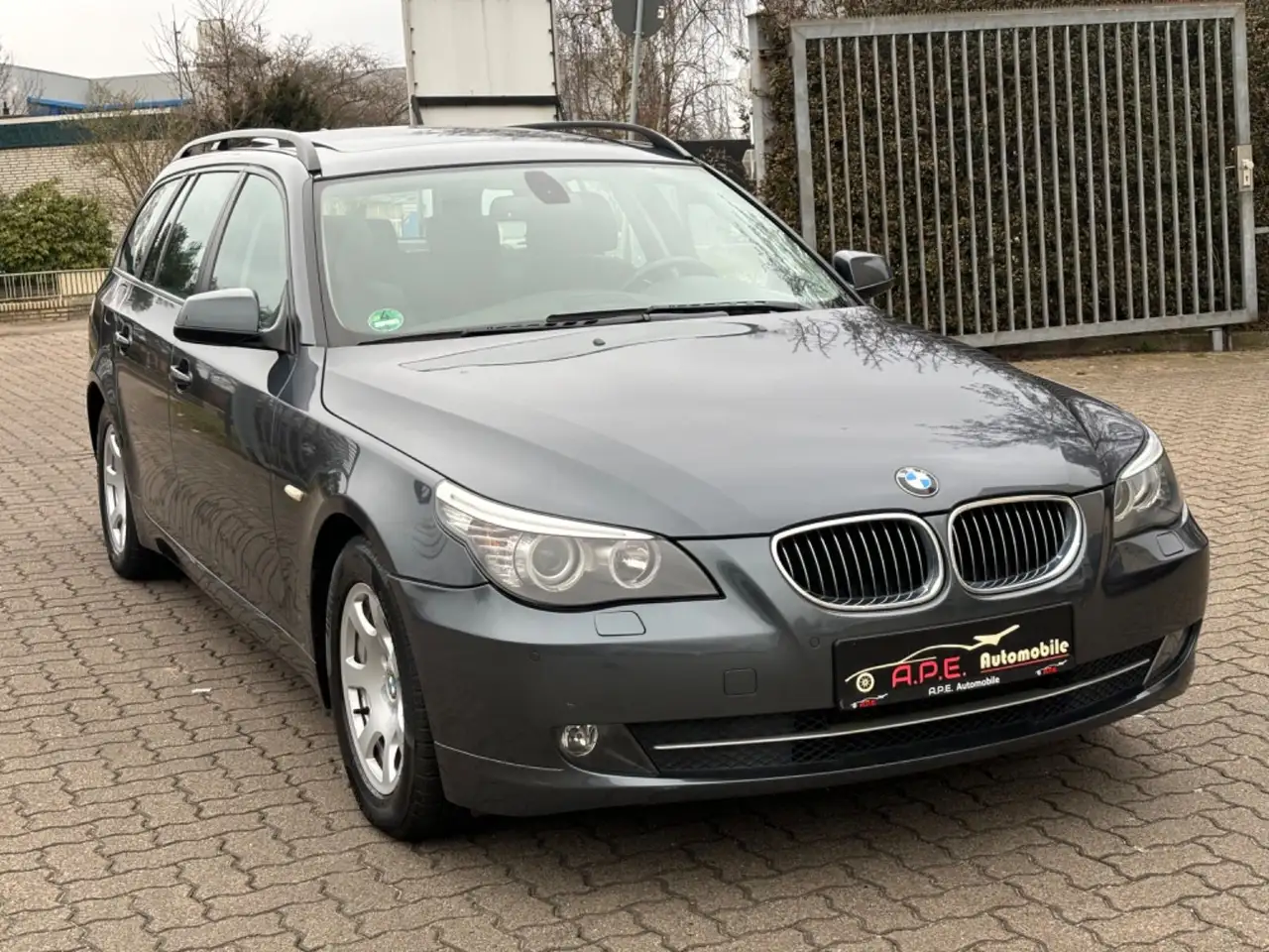 BMW 523