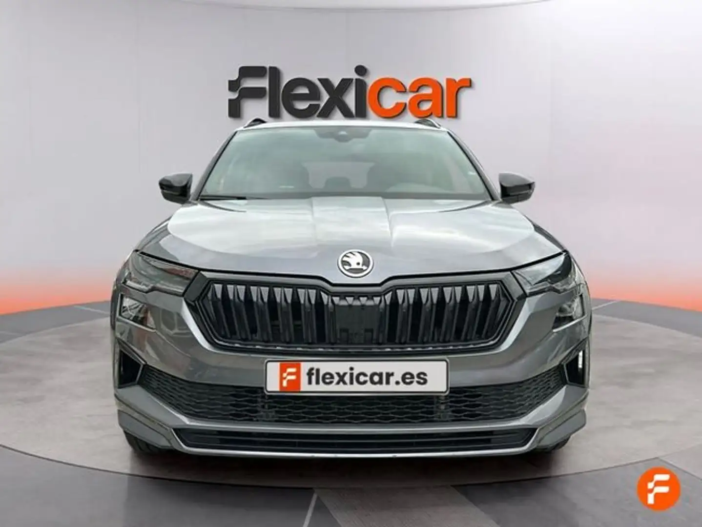 Skoda Karoq 1.5 TSI Sportline ACT DSG 110KW Gris - 2