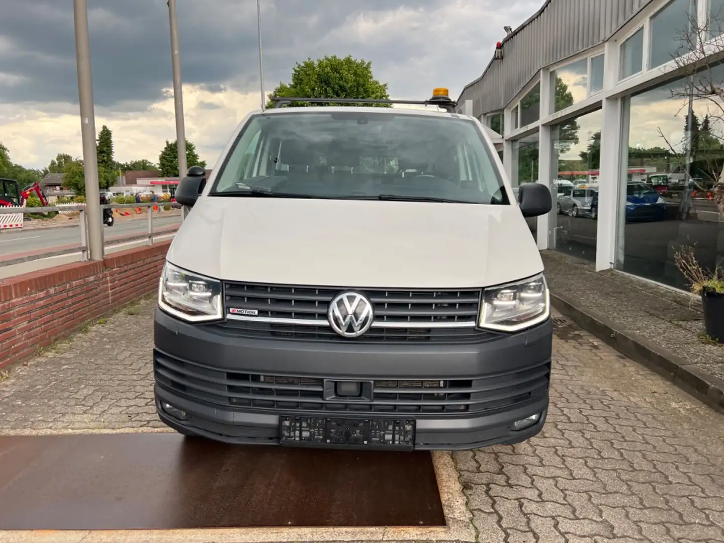 Volkswagen T6 Transporter T6 TRANSPORTER LANG/4MOTION LED/STANDHZ/AHK/1.HD Blanco - 2