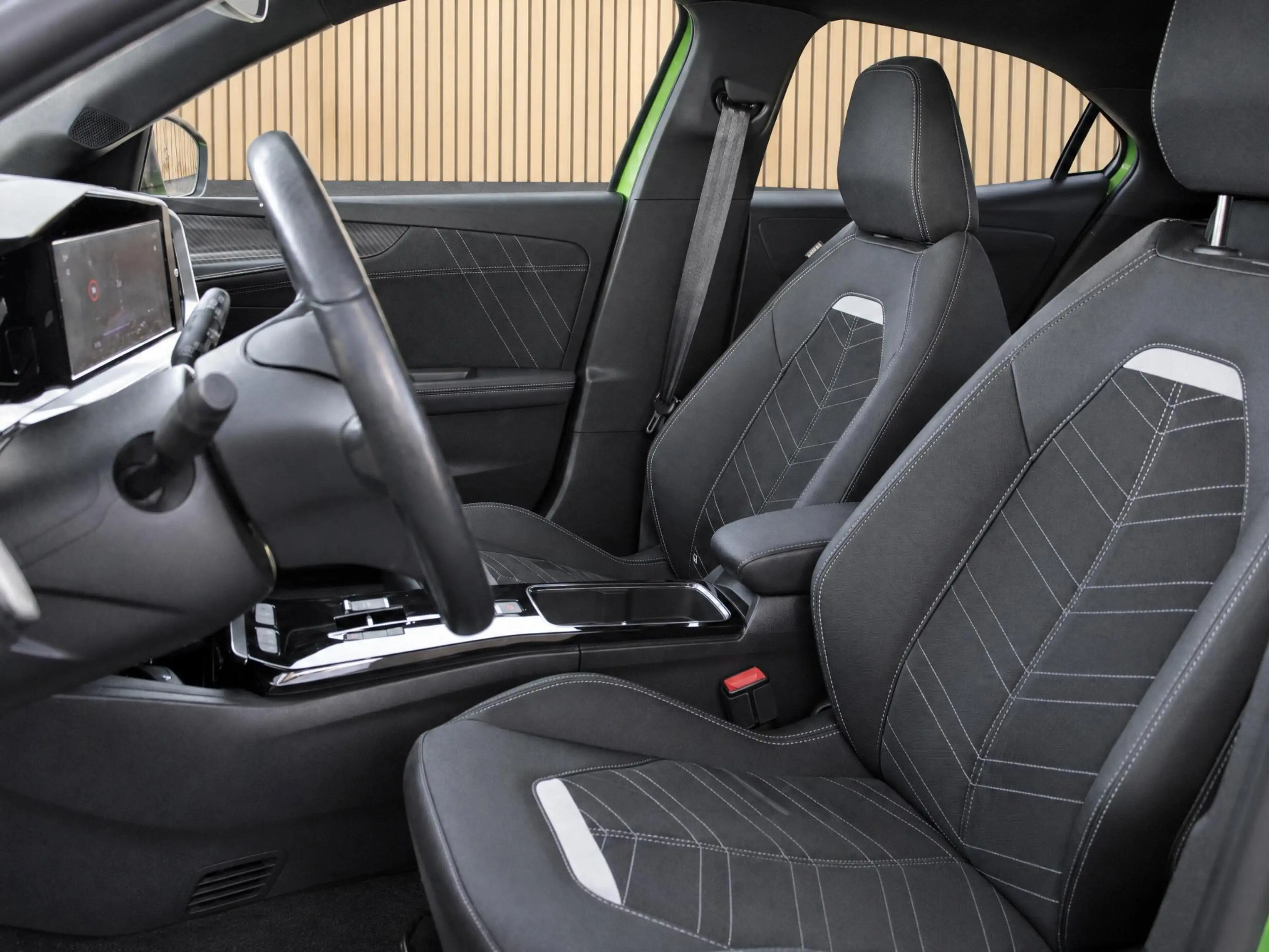 Opel Mokka-E Ultimate 50-kWh 11kw bl. | Camera / Stoel & Stuur — photo 10