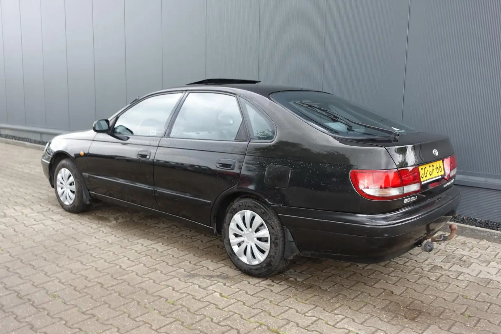 Toyota Carina E 2.0 GLi Zwart - 2
