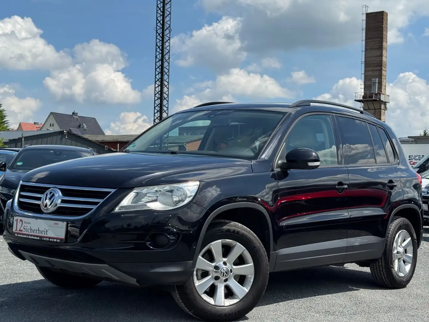 Volkswagen Tiguan Track & Field 4Motion/AHK/SHZ/NAVI/EURO 4 Schwarz - 1
