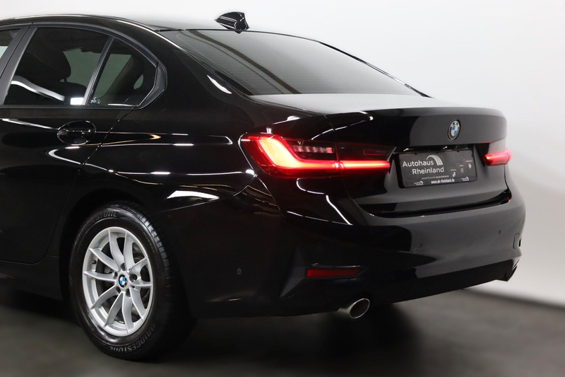 BMW 318 d Lim. Advantage *LIVE-COCKPIT*KAMERA*LED* — photo 10