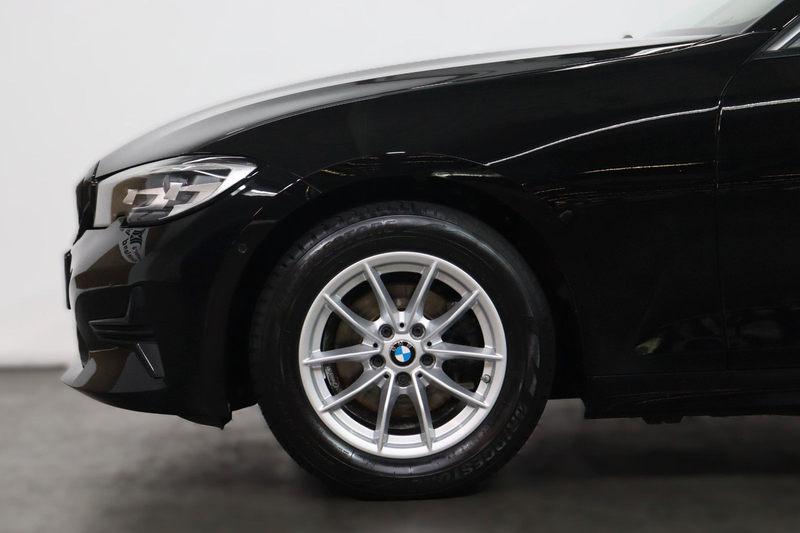 BMW 318 d Lim. Advantage *LIVE-COCKPIT*KAMERA*LED* — photo 13