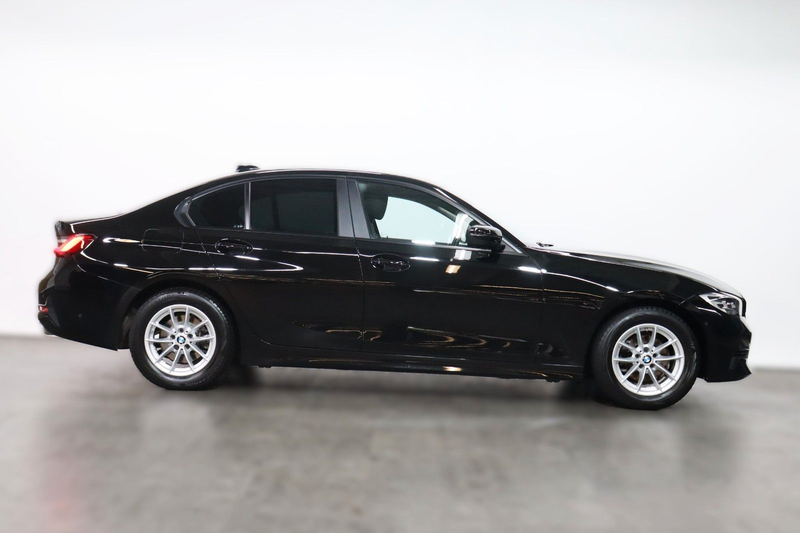 BMW 318 d Lim. Advantage *LIVE-COCKPIT*KAMERA*LED* — photo 11