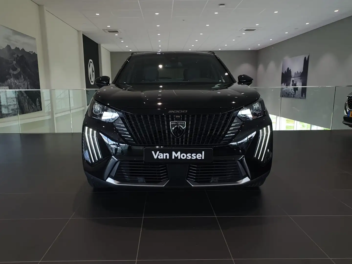 Peugeot 2008 1.2 Hybrid 136 Allure | Climate control | Apple Ca Zwart - 2