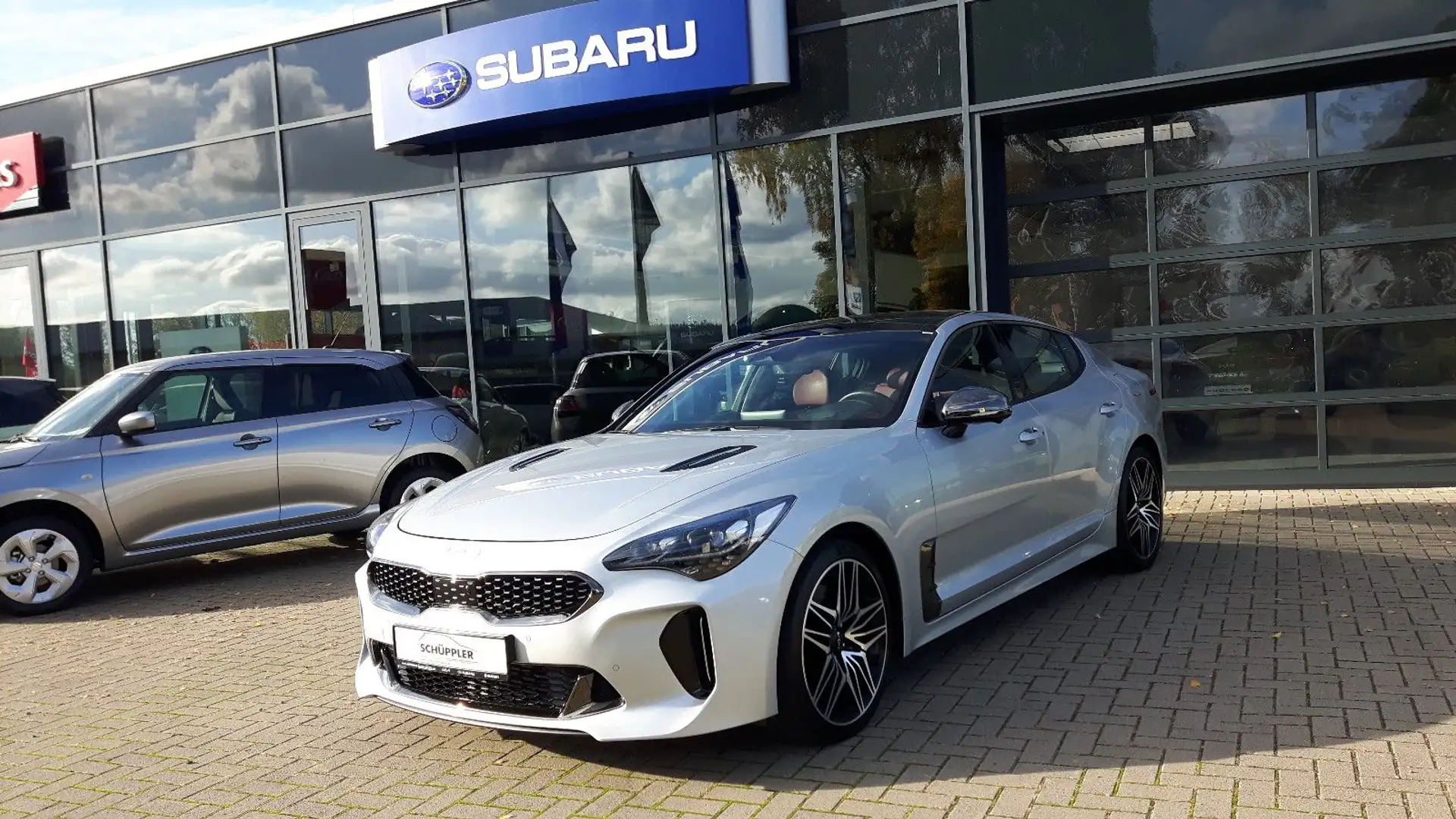 Kia Stinger 3,3T AWD AT8 GT LED Rot GD Plateado - 1