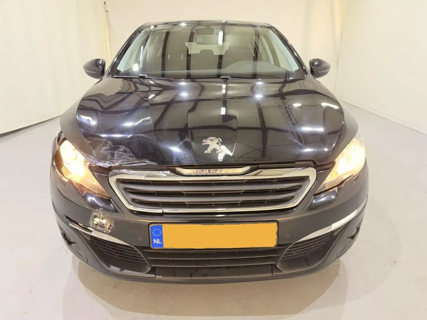 Peugeot 308 HB 1.2 Blue Lease Exe. Pano Zwart - 2
