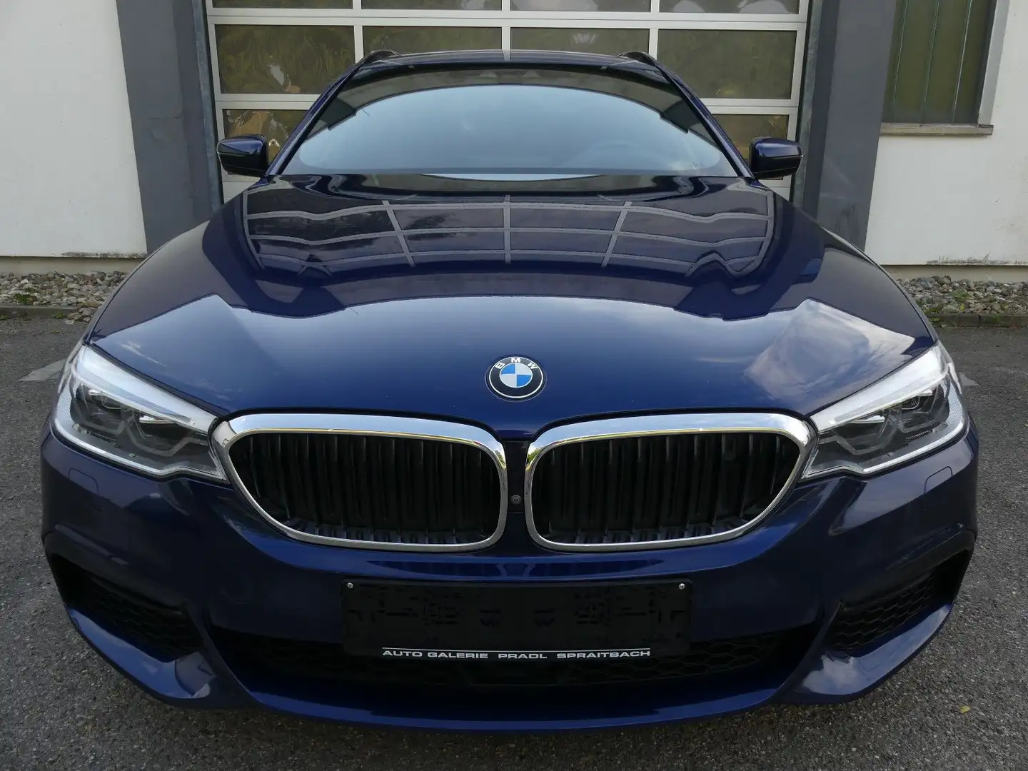 BMW 540 i Touring xDrive M Sport Pano/H&K/360°/HuD Bleu - 2