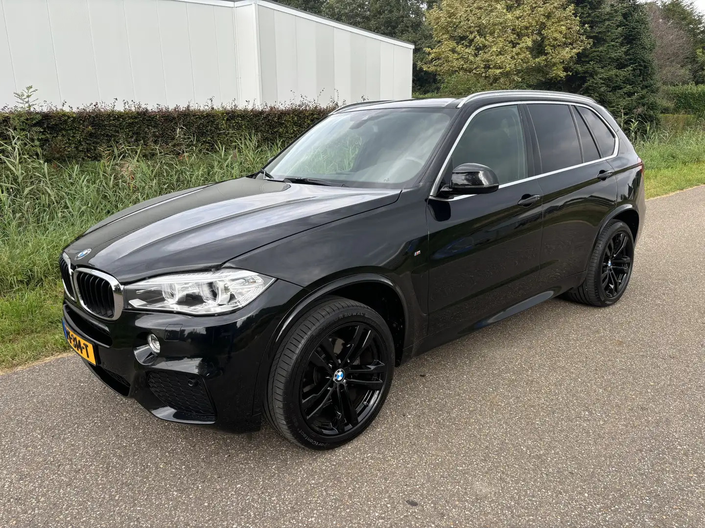 BMW X5 xDrive30d High Executive / AUTOMAAT / M-PAKKET / N Schwarz - 2