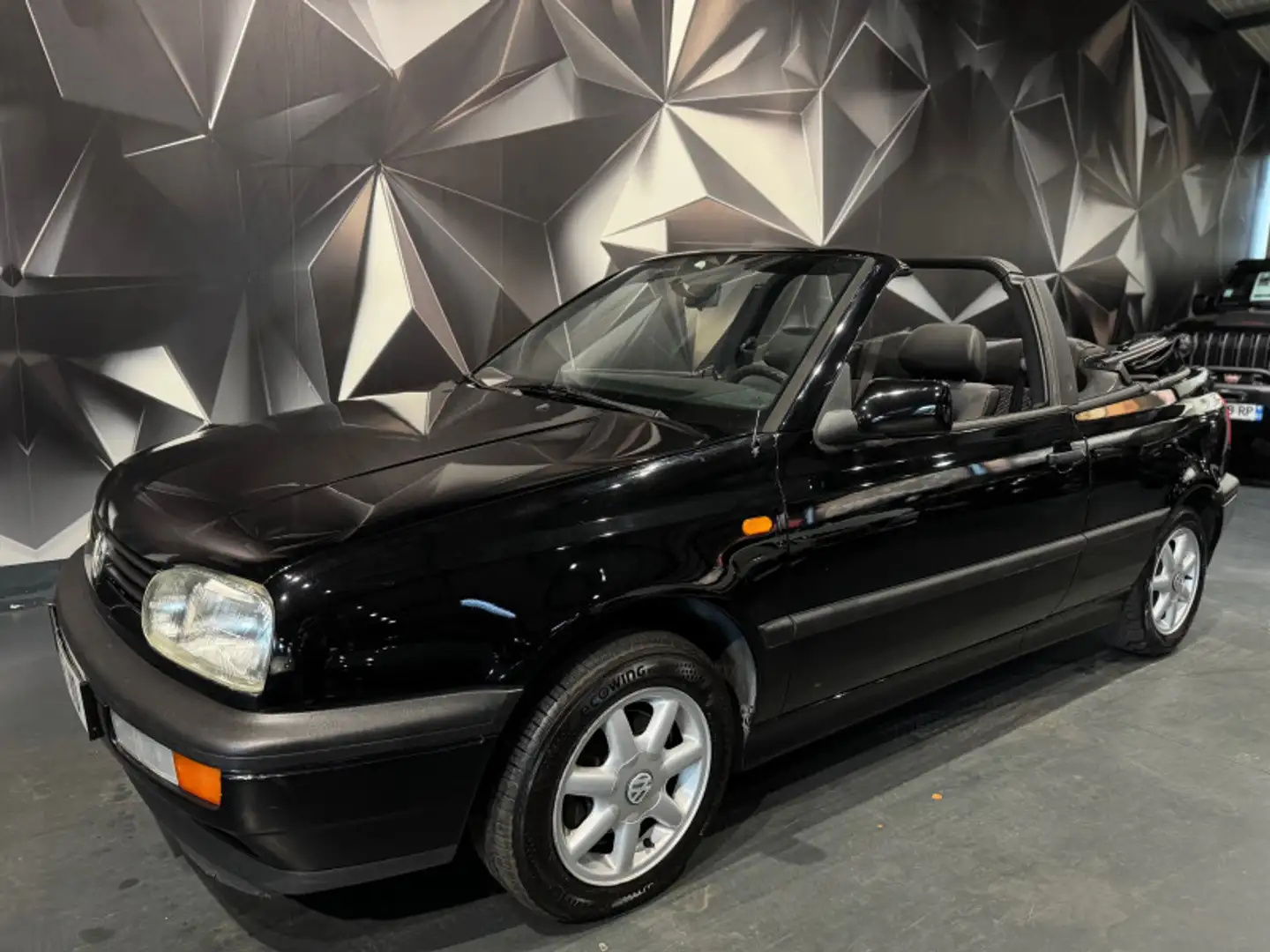 Volkswagen Golf 2.0 115CH AVANT GARDE BVA Noir - 1