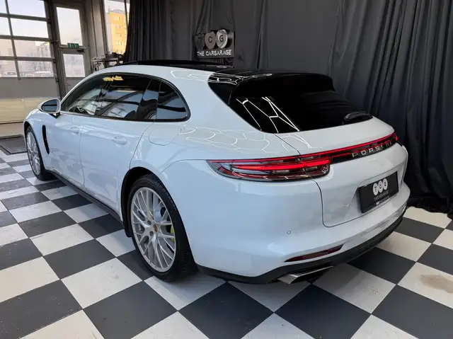 Porsche Panamera 4 E-Hybrid Ansicht 3