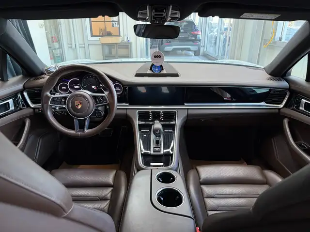 Porsche Panamera 4 E-Hybrid Ansicht 16