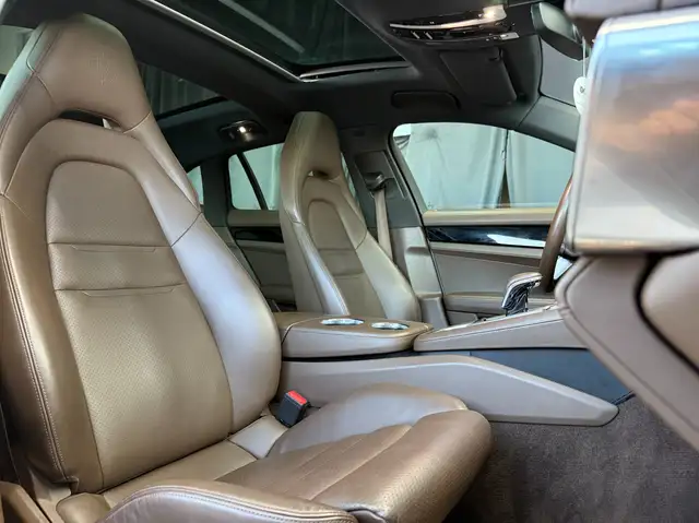 Porsche Panamera 4 E-Hybrid Ansicht 12