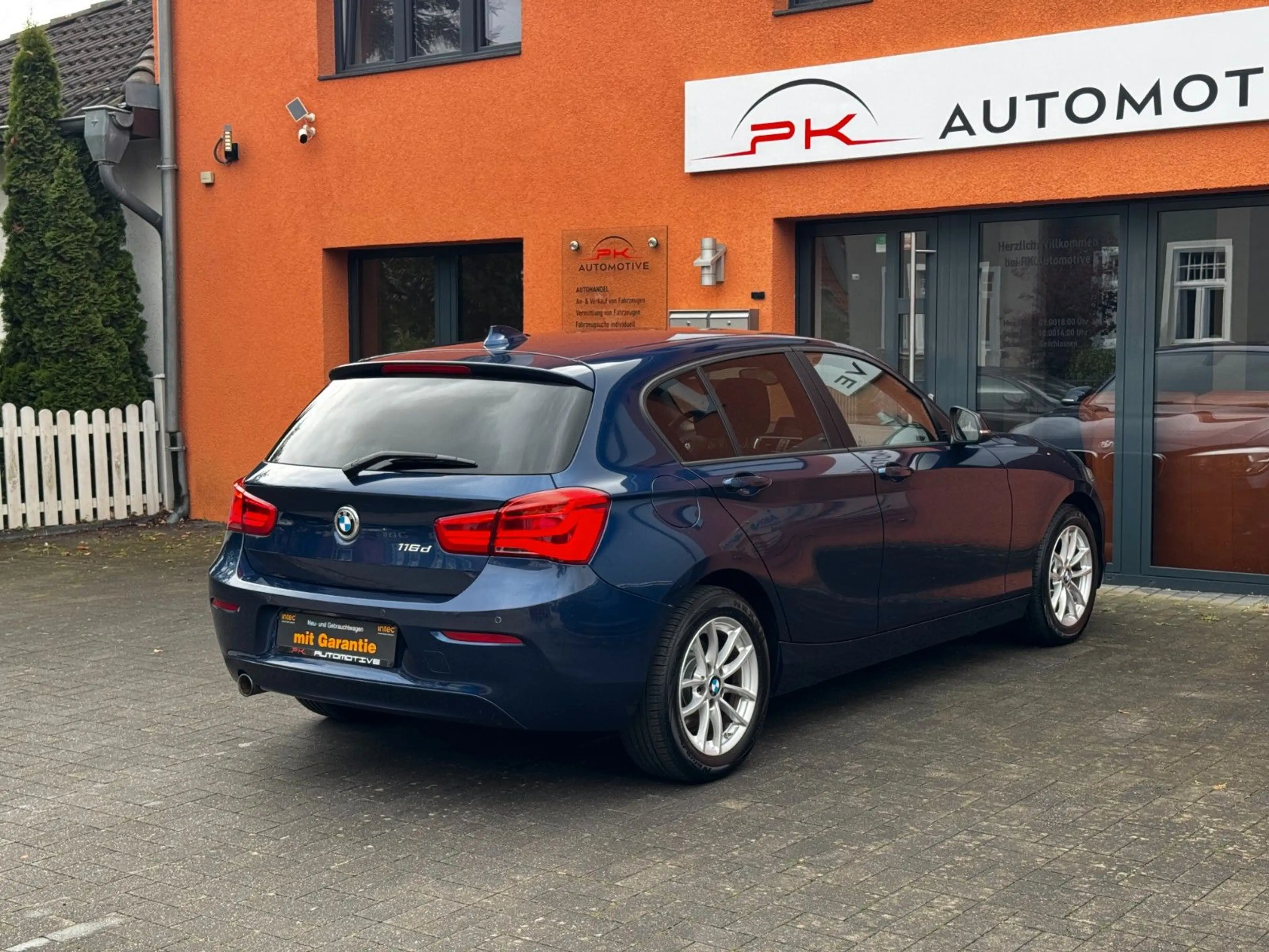 BMW 116 d Advantage AUTOMATIK*LED*HIFI*ALU*TÜV*SHZ — photo 6