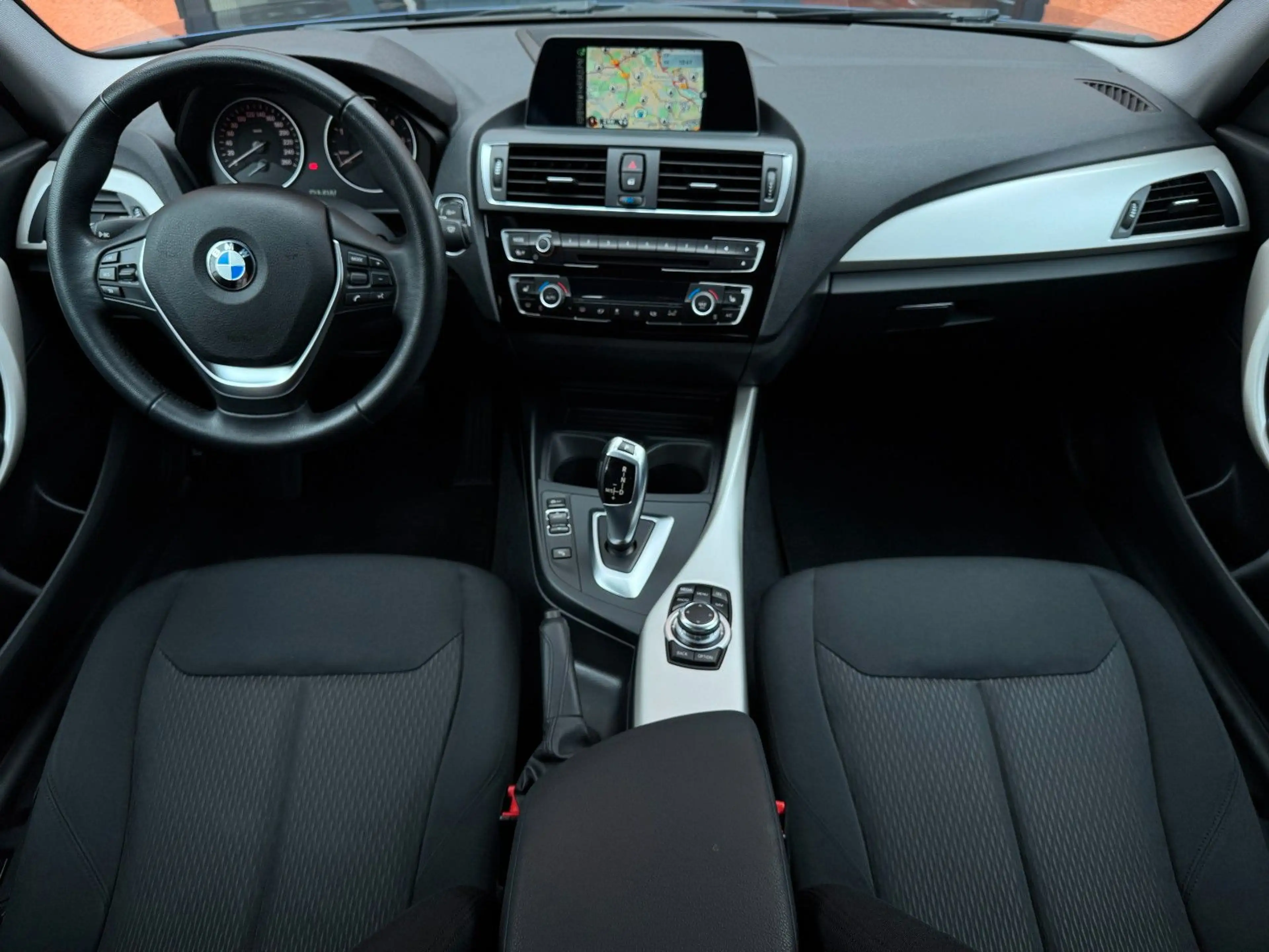 BMW 116 d Advantage AUTOMATIK*LED*HIFI*ALU*TÜV*SHZ — photo 10