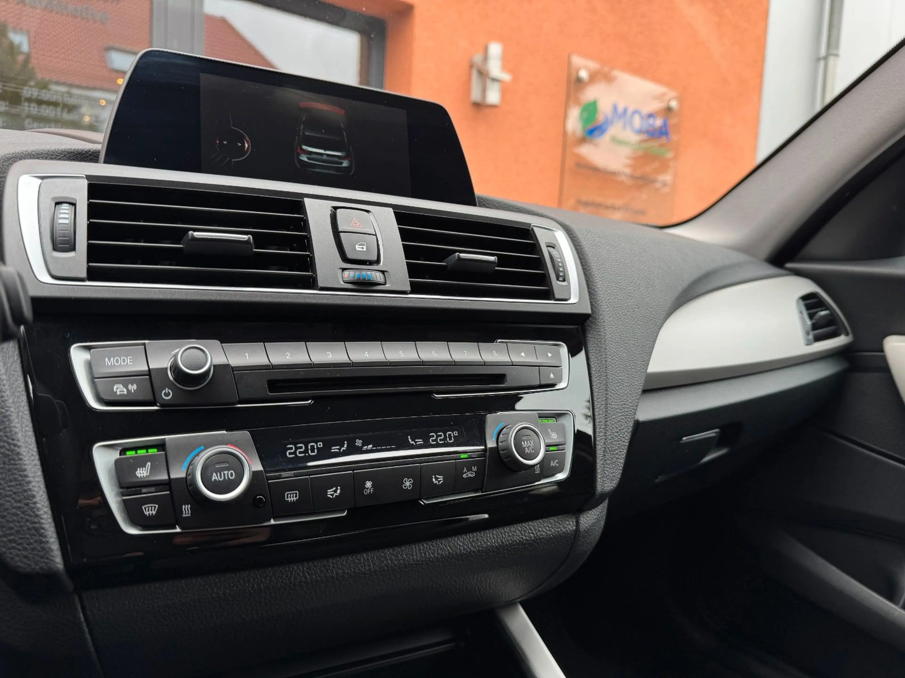 BMW 116 d Advantage AUTOMATIK*LED*HIFI*ALU*TÜV*SHZ — photo 14