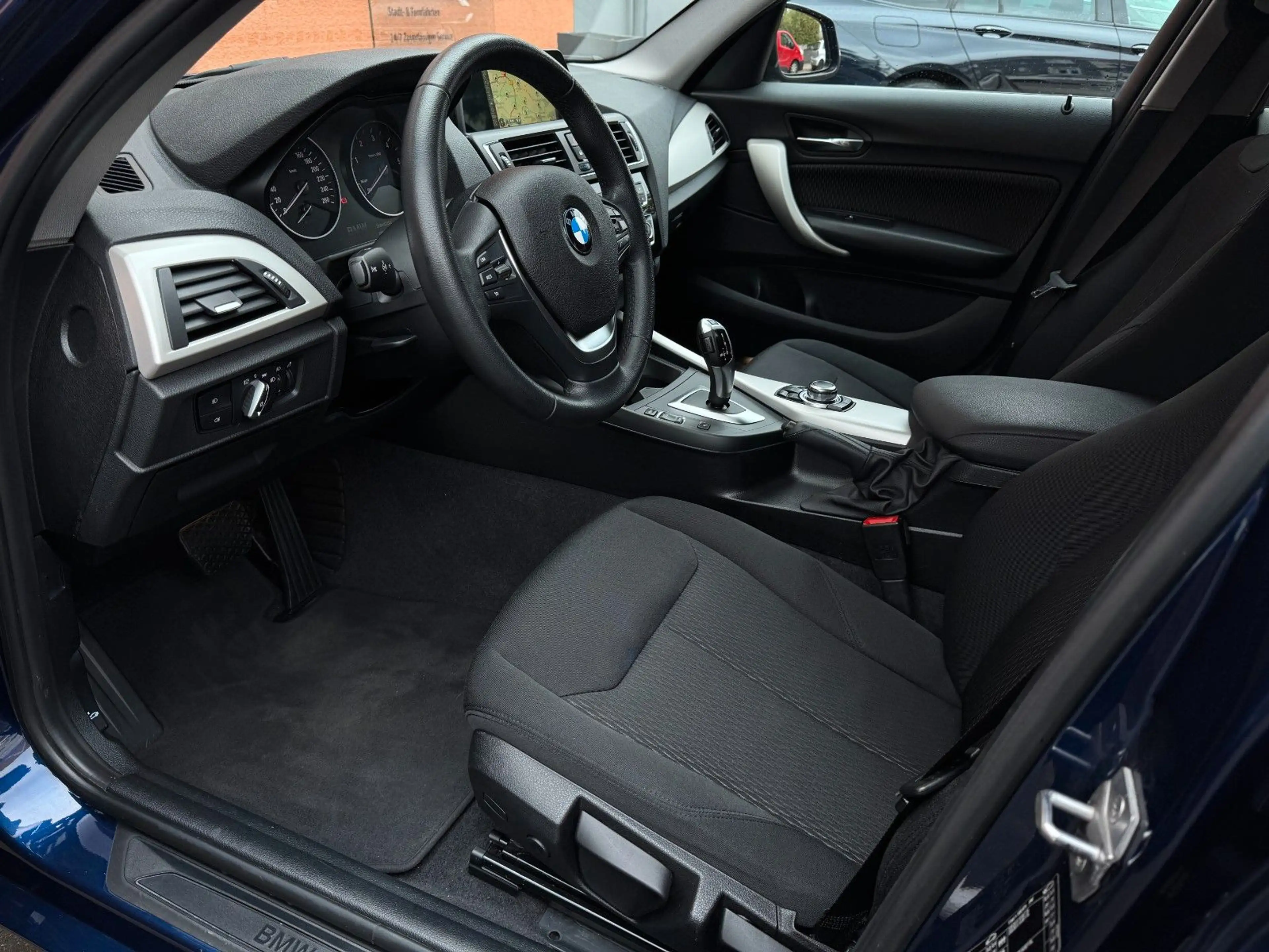 BMW 116 d Advantage AUTOMATIK*LED*HIFI*ALU*TÜV*SHZ — photo 8