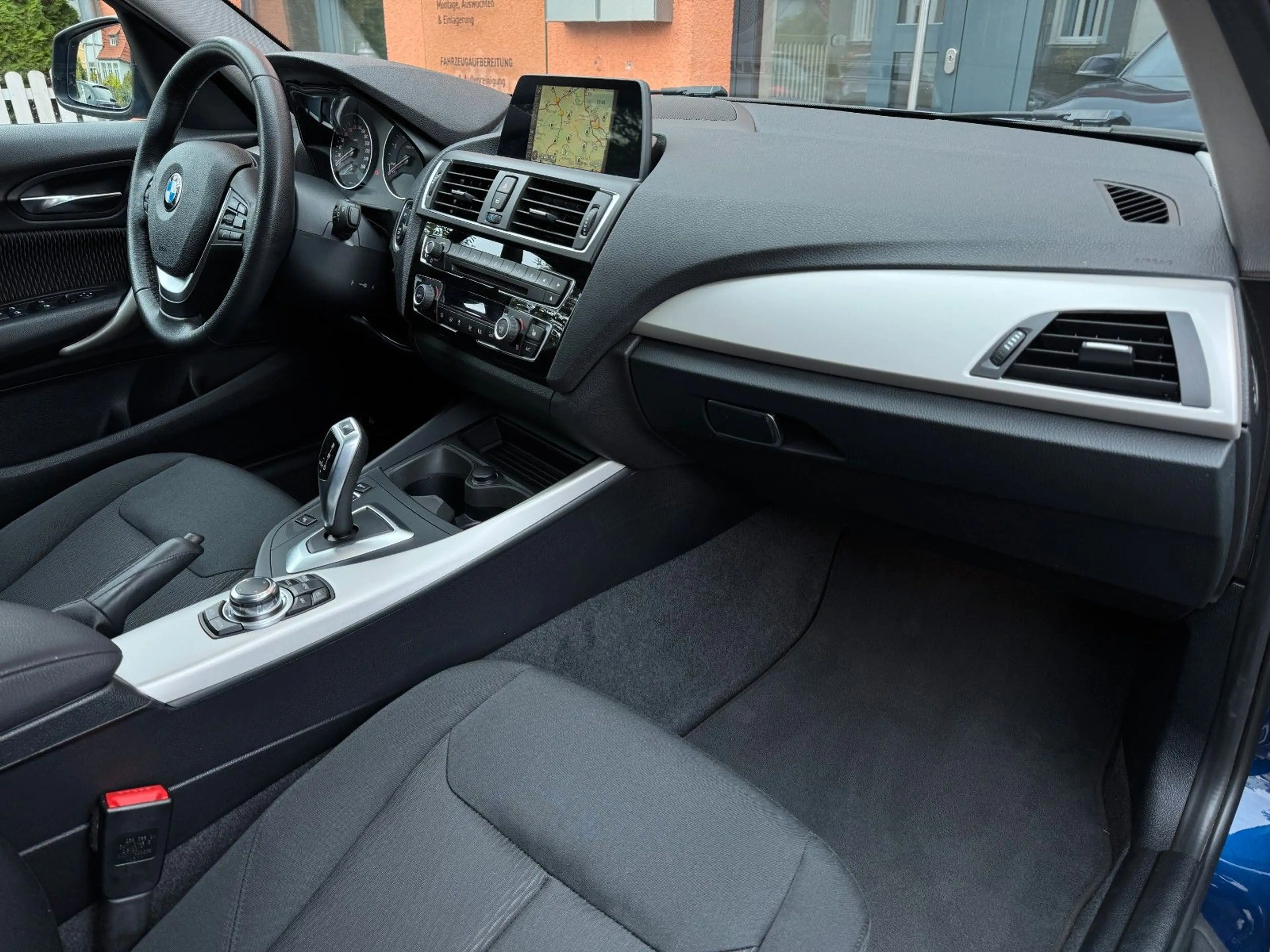 BMW 116 d Advantage AUTOMATIK*LED*HIFI*ALU*TÜV*SHZ — photo 9
