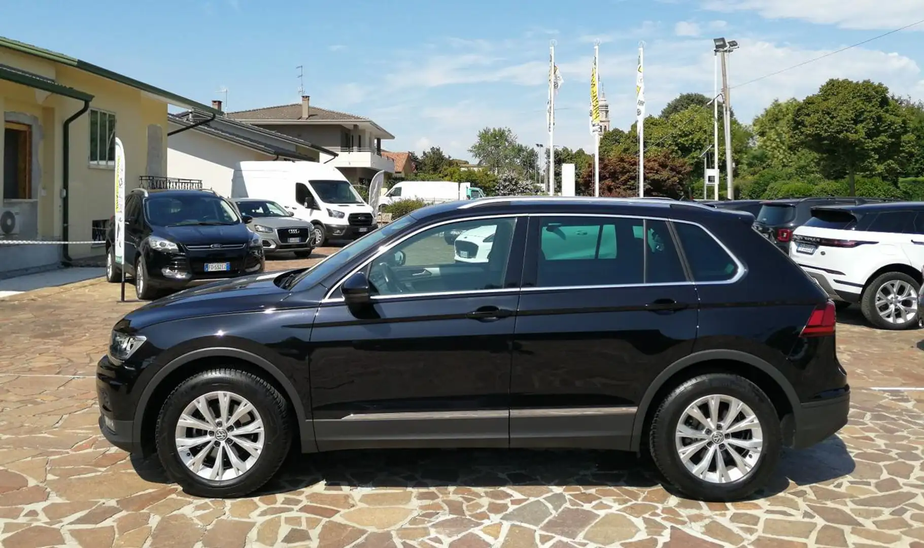 Volkswagen Tiguan 2.0 TDI SCR DSG Business BlueMotion Technology Nero - 2