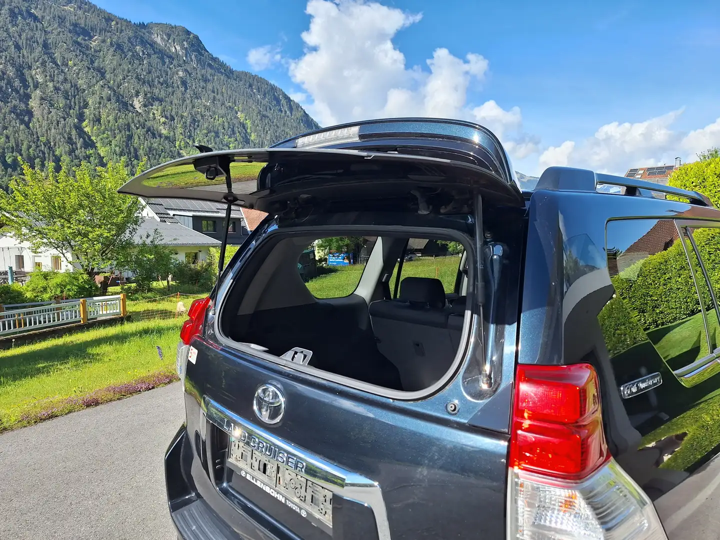 Toyota Land Cruiser Landcruiser 300 3,0 D-4D 190 DPF Premium Aut. Premium Schwarz - 2