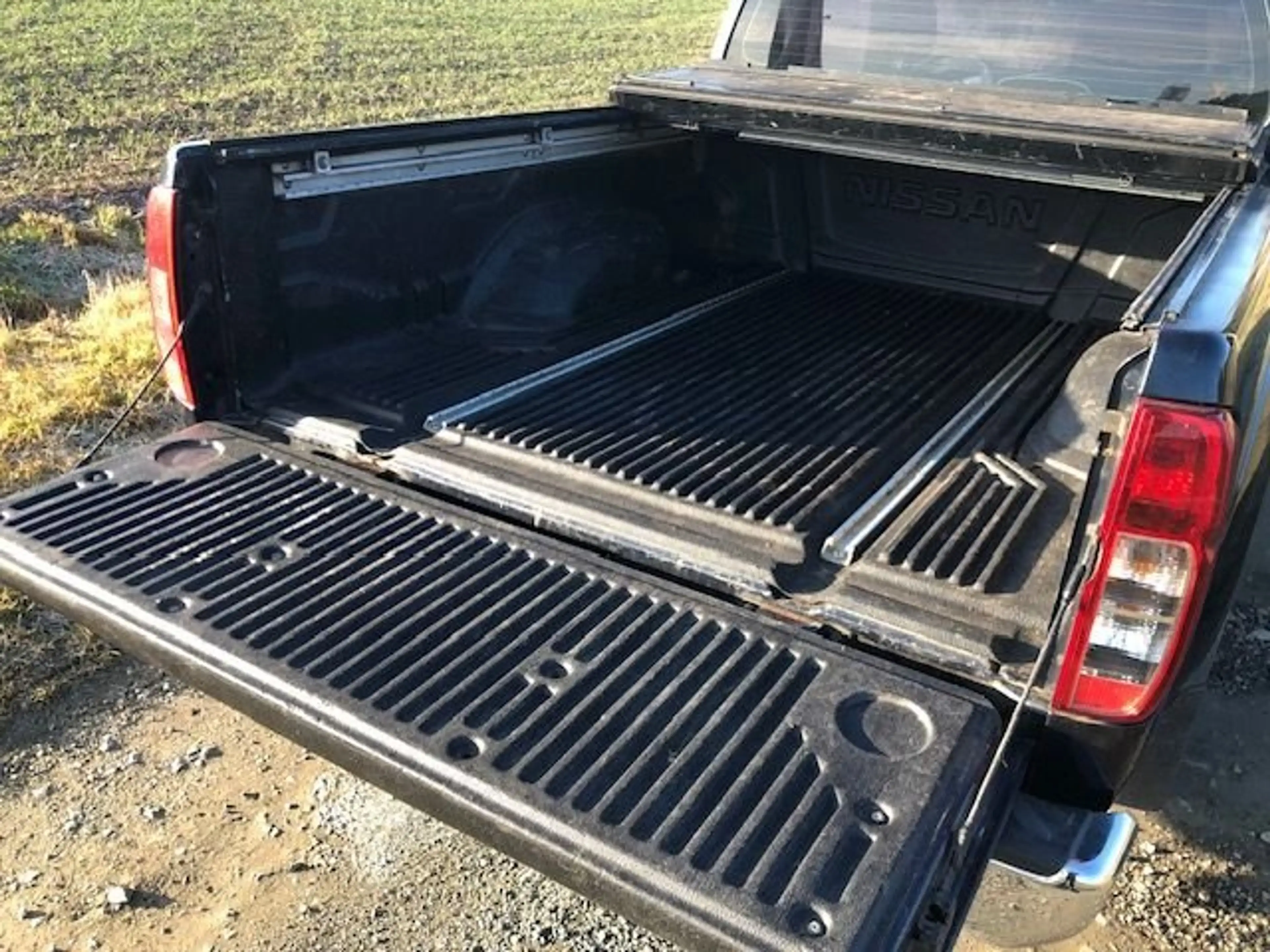 Nissan Navara King Cab SE 4X4 — photo 5