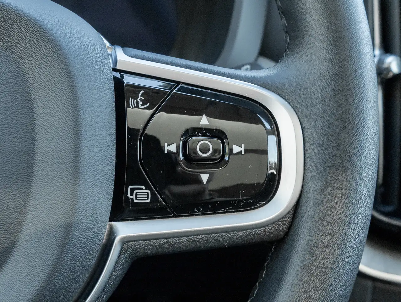 Volvo XC60 снимка Volvo XC60