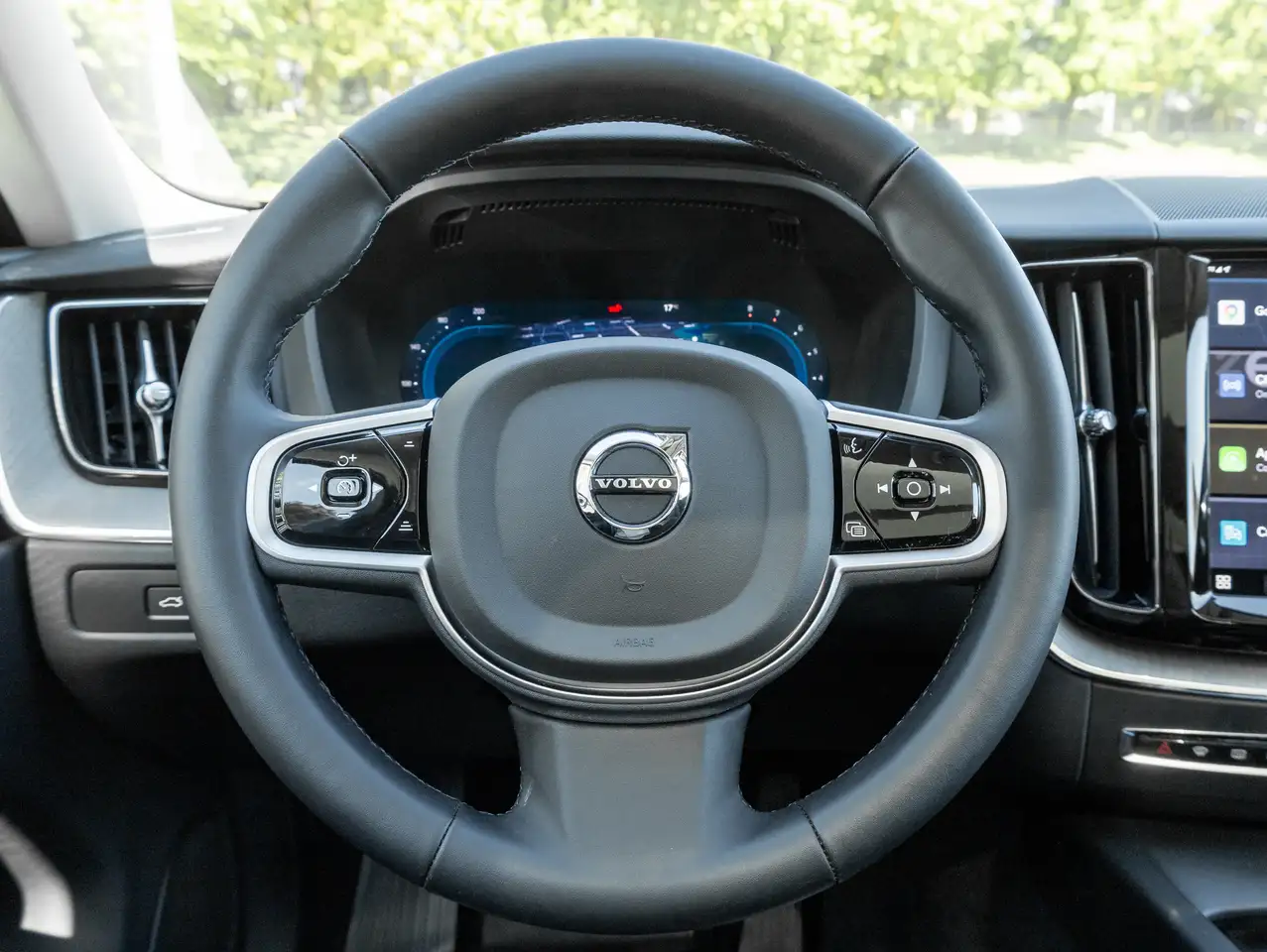 Volvo XC60 снимка Volvo XC60