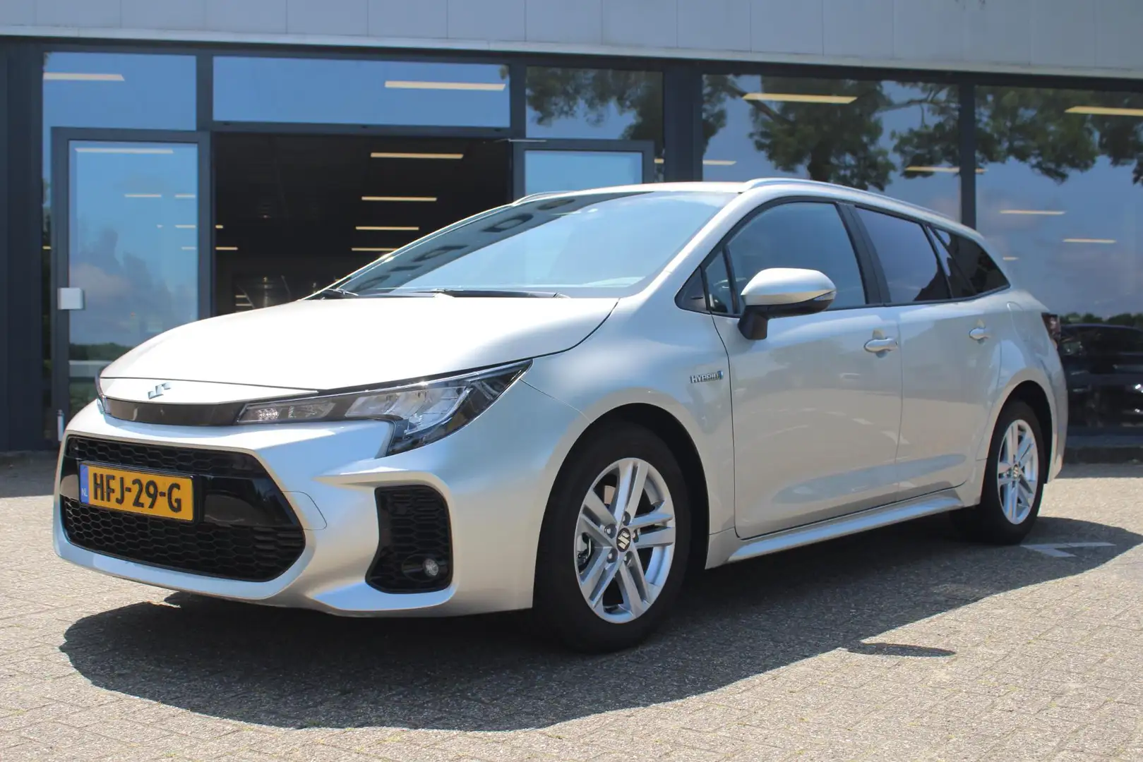 Suzuki Swace 1.8 Hybrid Select Grijs - 2