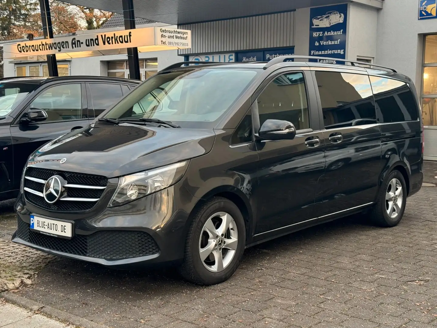 Mercedes-Benz V 300 d EDITION lang *Leder*Navi*AHK*1. Hand* Grijs - 1