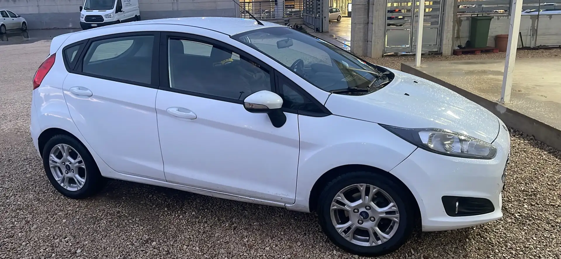 Ford Fiesta Fiesta VI 2013 5p 1.4 Business Gpl 95cv E6 Blanc - 2