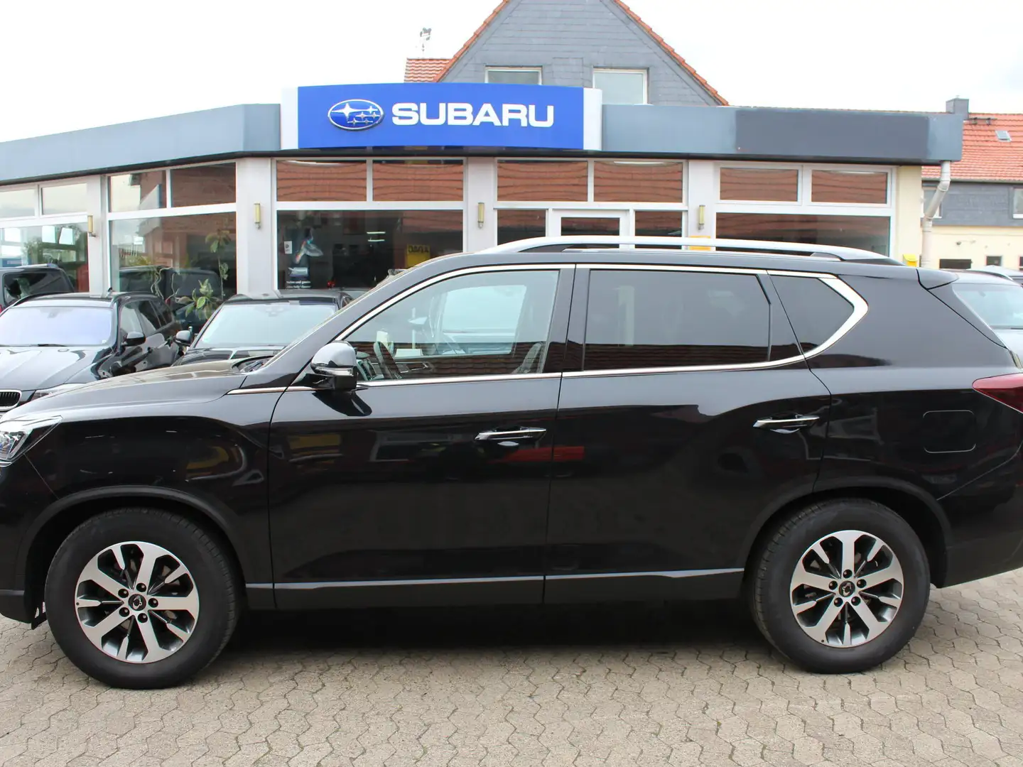 SsangYong Rexton Rexton 2.2 e-XDi 4WD Aut. Sapphire inkl. AHK Schwarz - 1