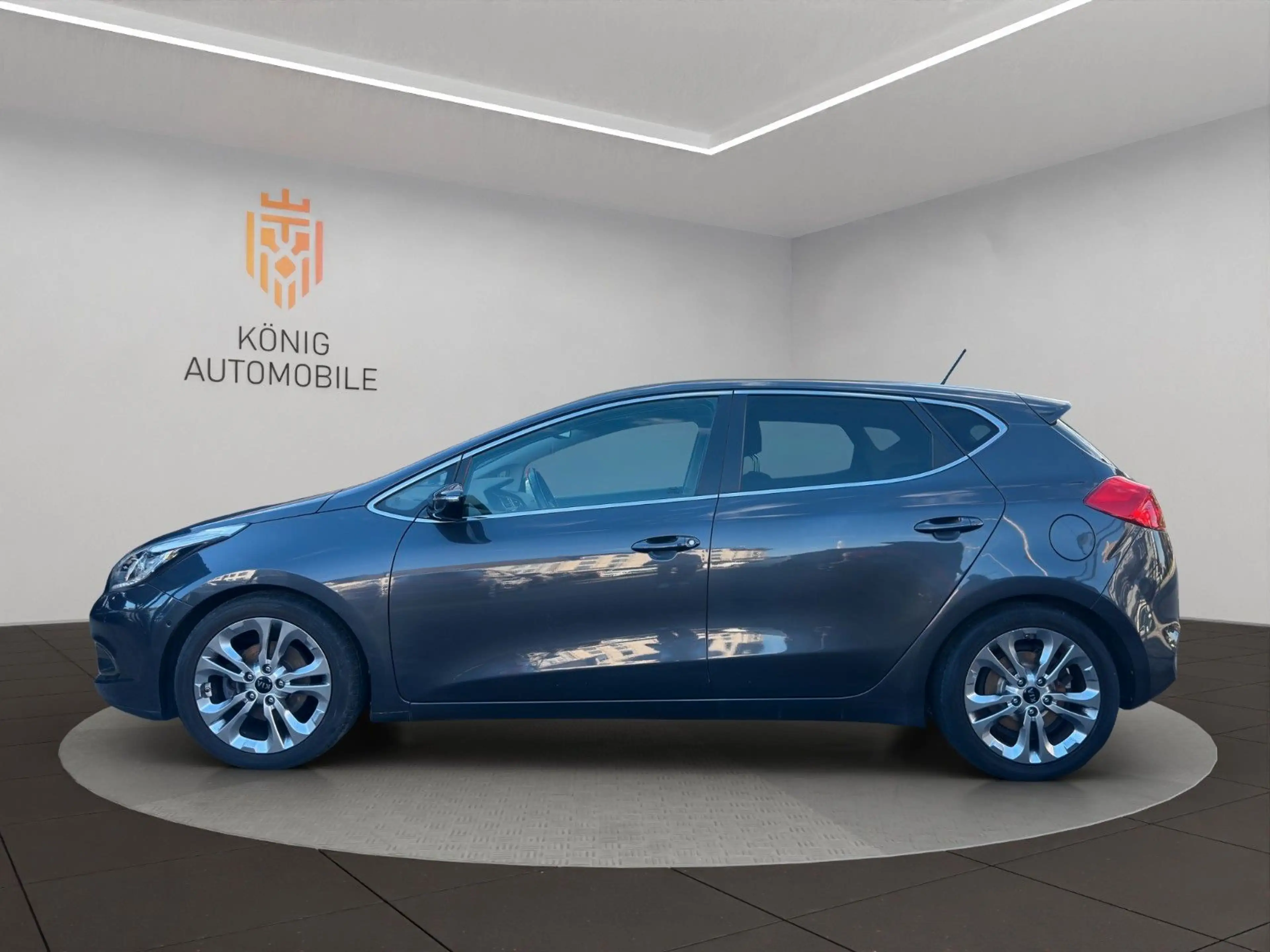 Kia Ceed / cee'd Ceed Spirit/NAV/SHZ/2.HAND/SCHECKHEFT/LM/LED — photo 2
