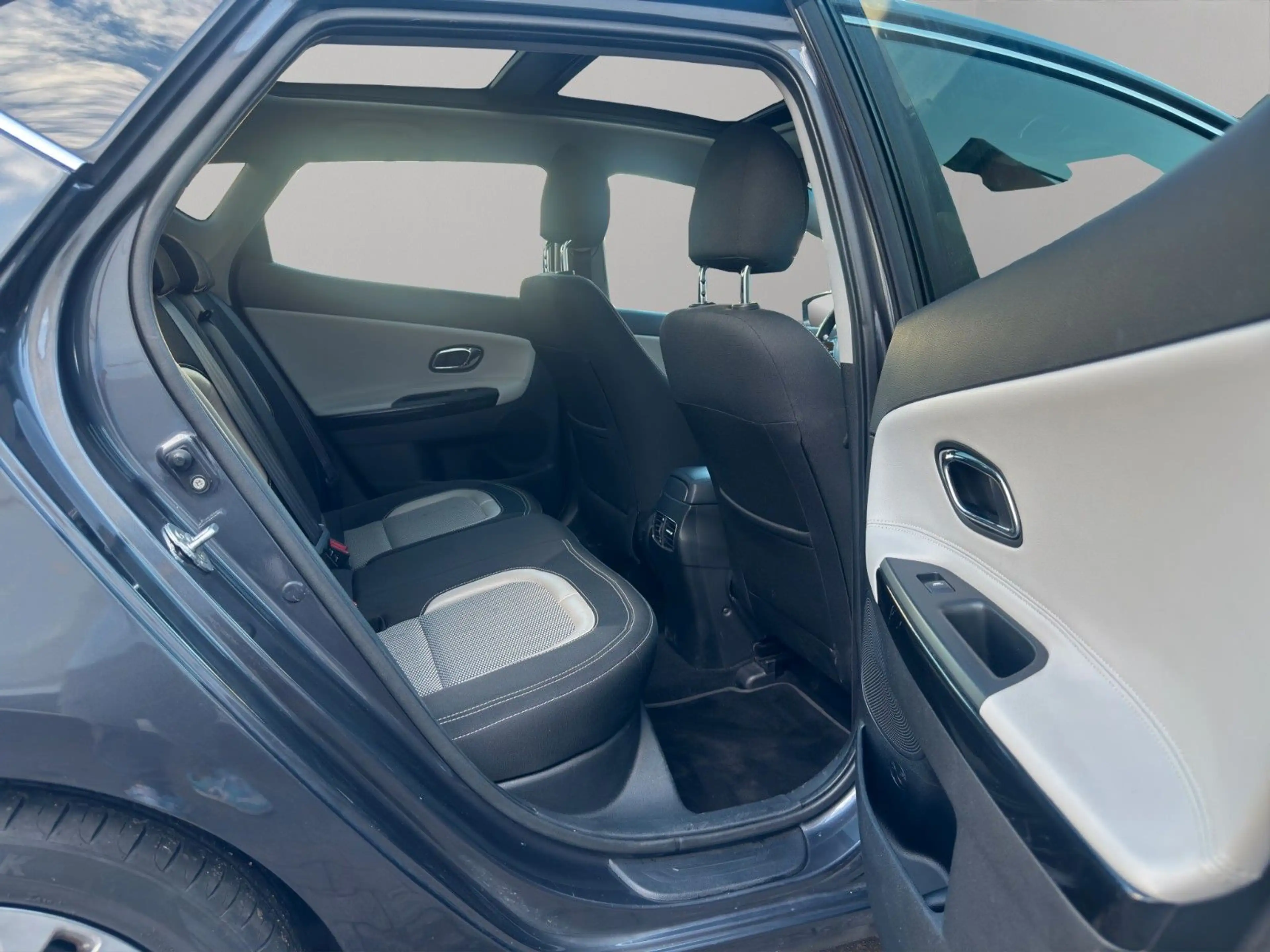 Kia Ceed / cee'd Ceed Spirit/NAV/SHZ/2.HAND/SCHECKHEFT/LM/LED — photo 19