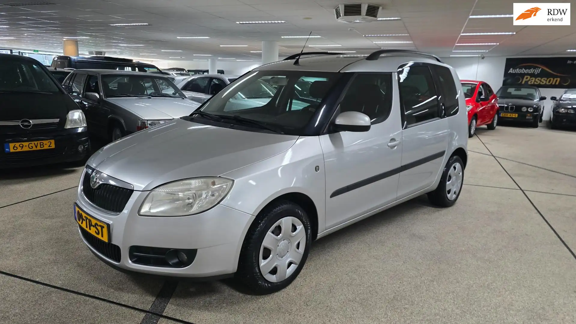 Skoda Roomster 1.4-16V Style zeer nette auto Grau - 1