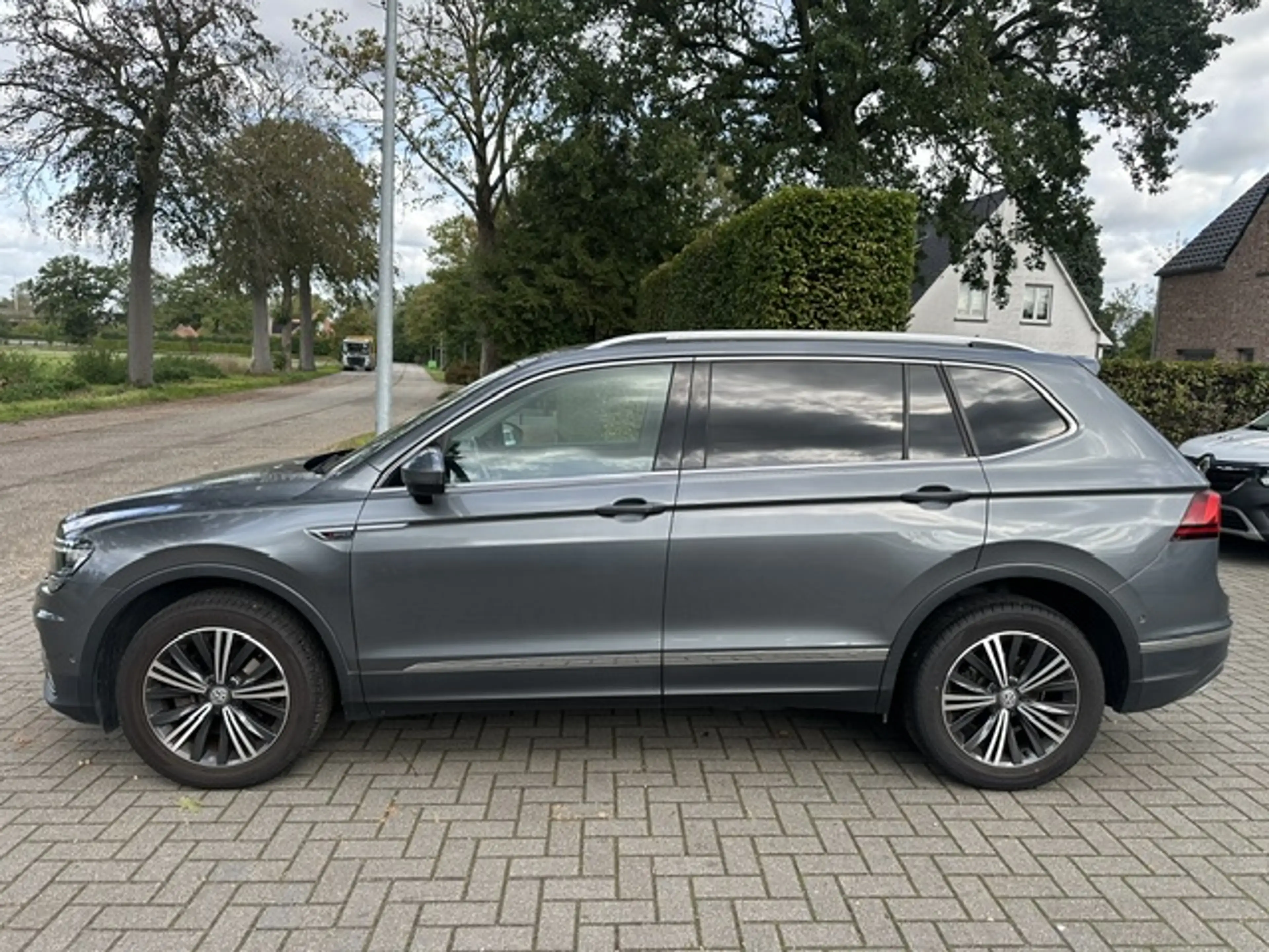 Volkswagen Tiguan Allspace Tiguan Allspace 2.0 TDi SCR Highline BMT DSG — photo 2
