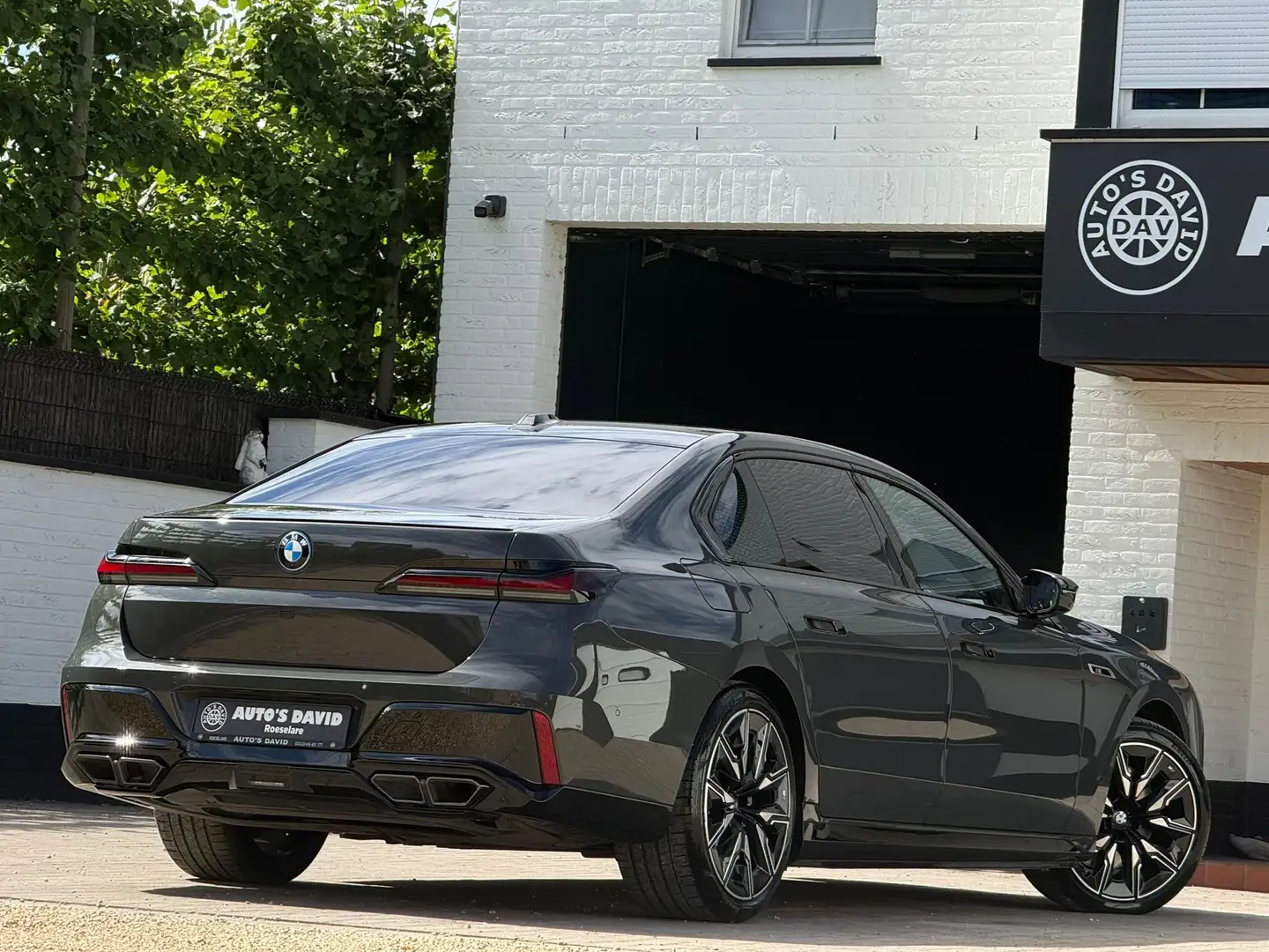 BMW 760 M760eXAS PHEV (420 kW) Grijs - 2