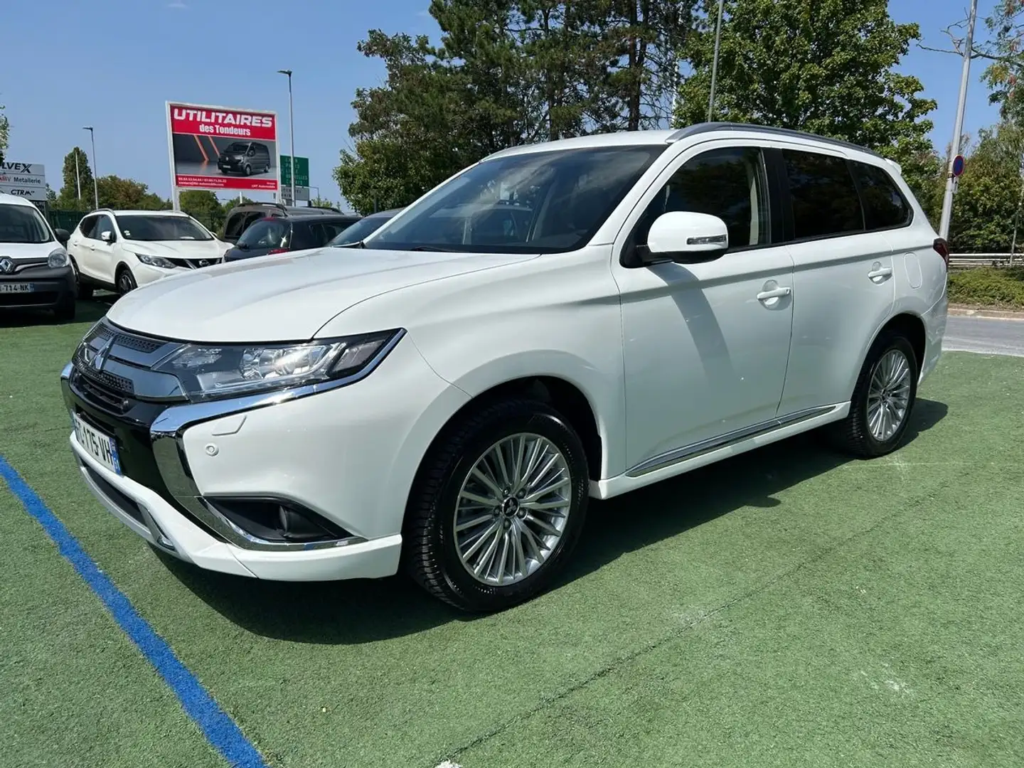 Mitsubishi Outlander 2.4 PHEV Twin Motor 4wd Business Blanc - 1