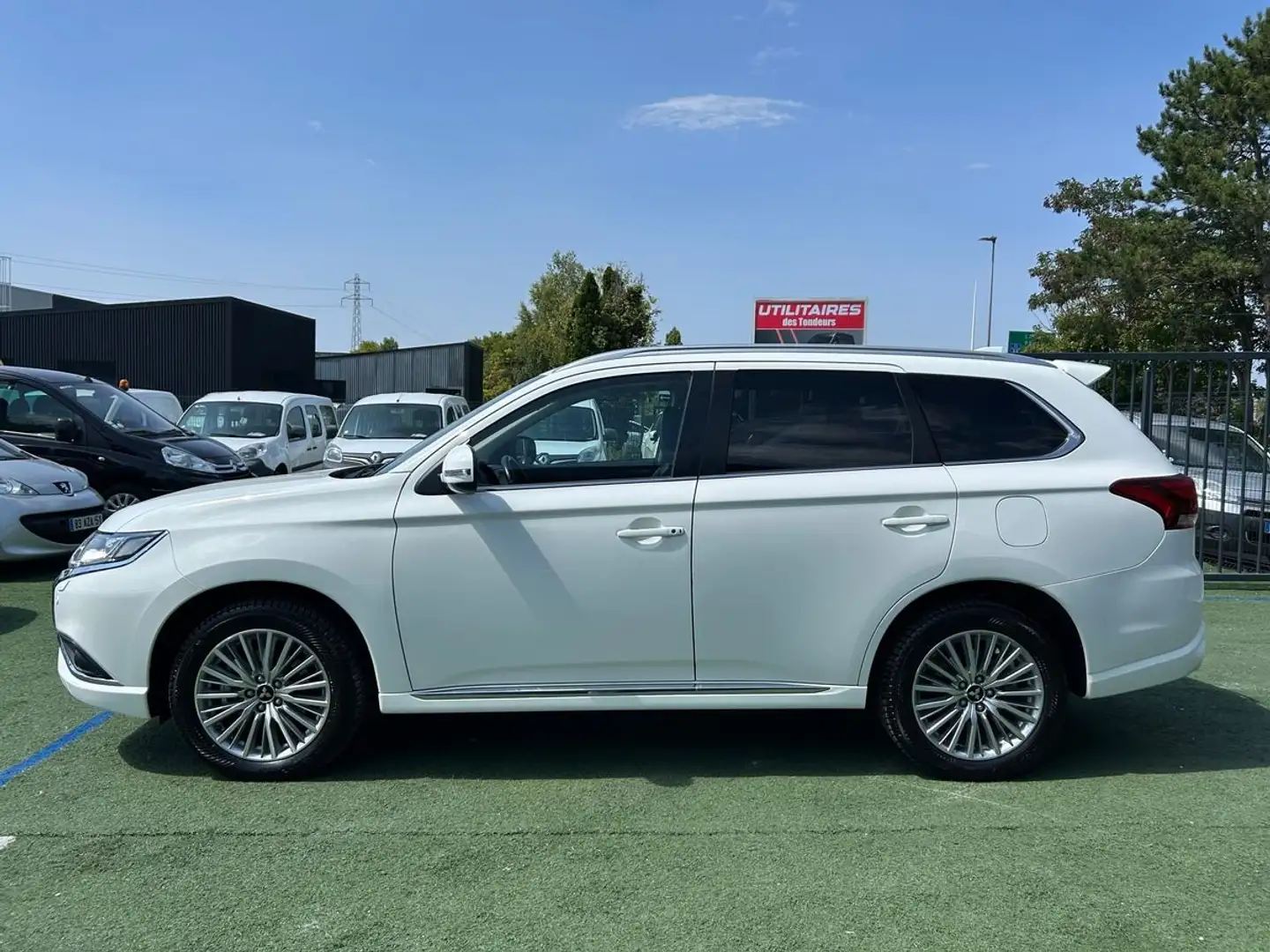 Mitsubishi Outlander 2.4 PHEV Twin Motor 4wd Business Blanc - 2