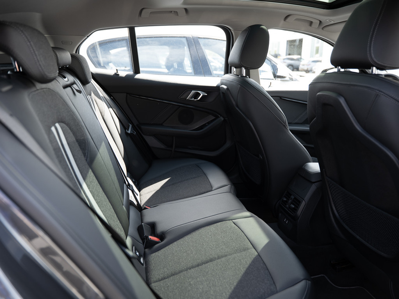 BMW 118 d Sport Line PANO HUD LED W-LAN NAVI SHZ — photo 9