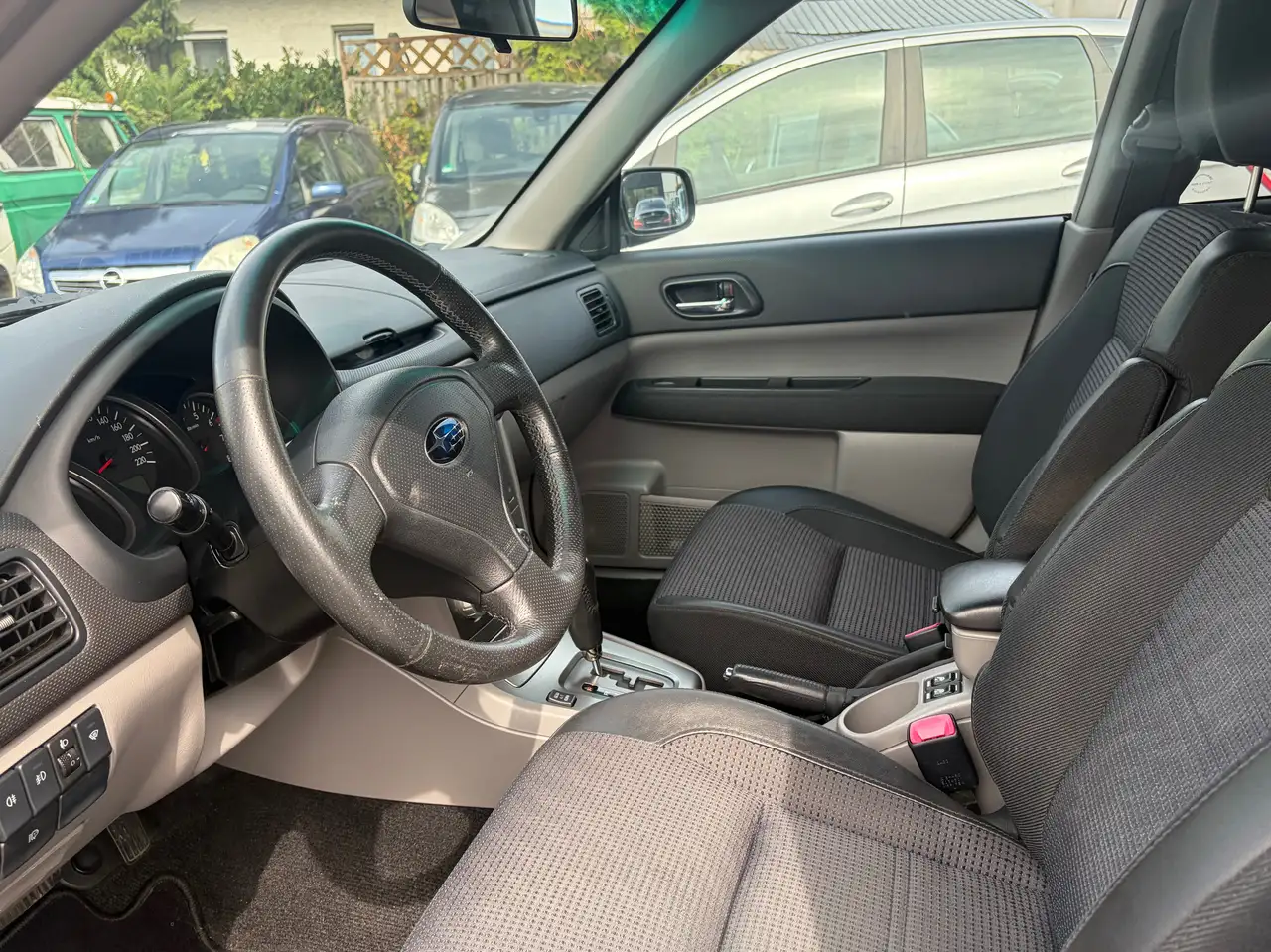 Subaru Forester 2.0 X Comfort 4x4 | 158 ch | BVA | Toit panoramique | Sièges chauffants | Climatisation automatique | Barres de toit