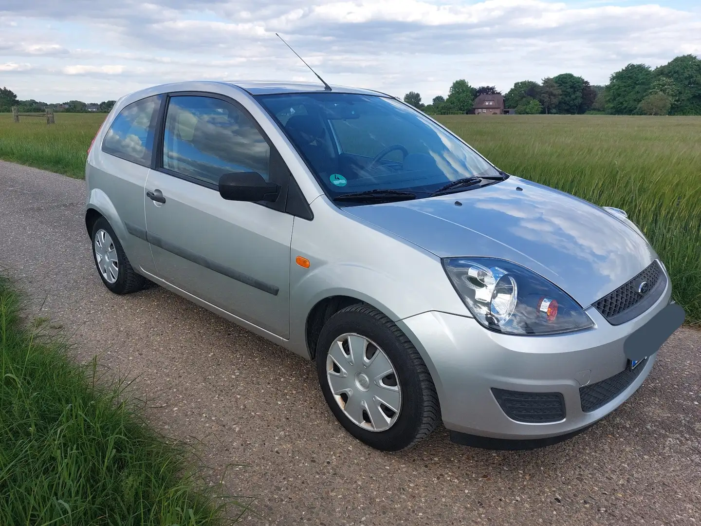 Ford Fiesta 1.3 Ambiente - 1
