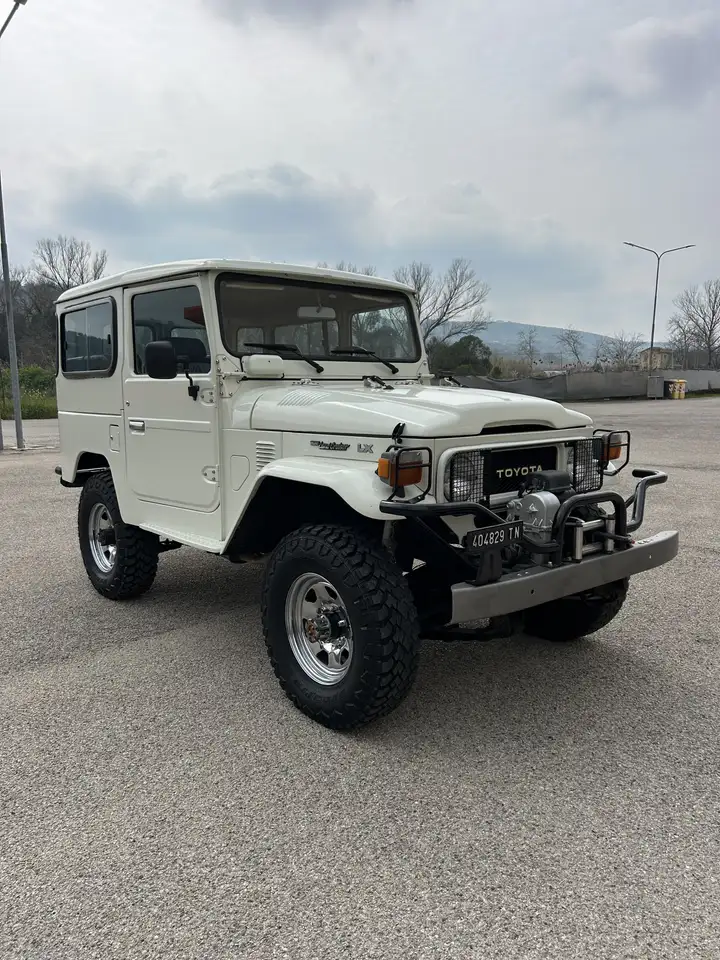 Toyota Land Cruiser BJ 42 LX, foto 2