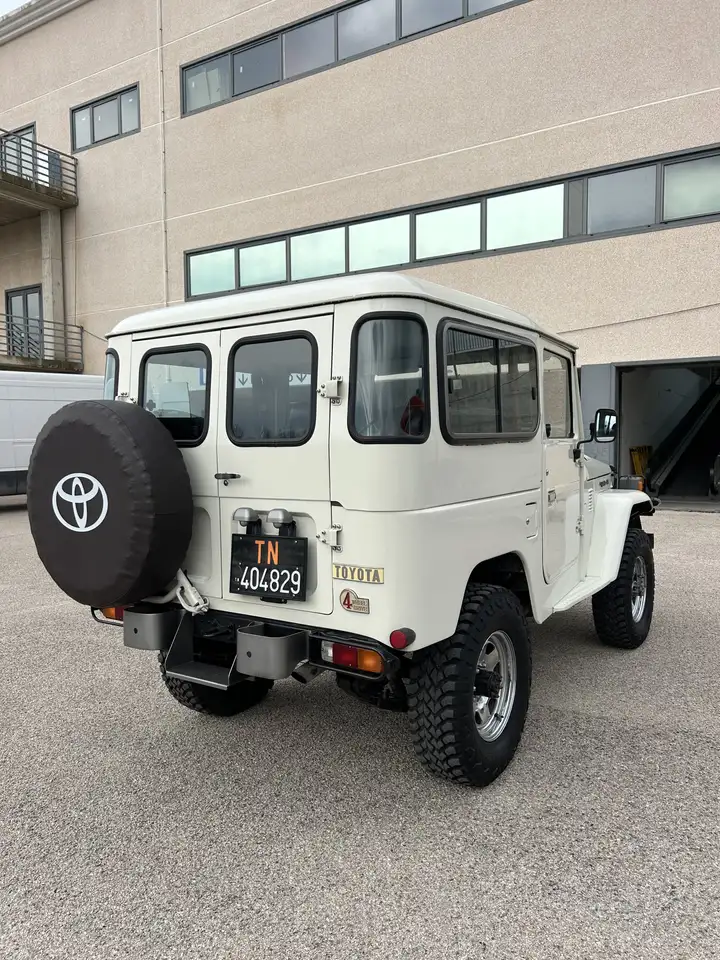 Toyota Land Cruiser BJ 42 LX, foto 6