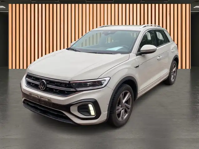 Volkswagen T-Roc view 2