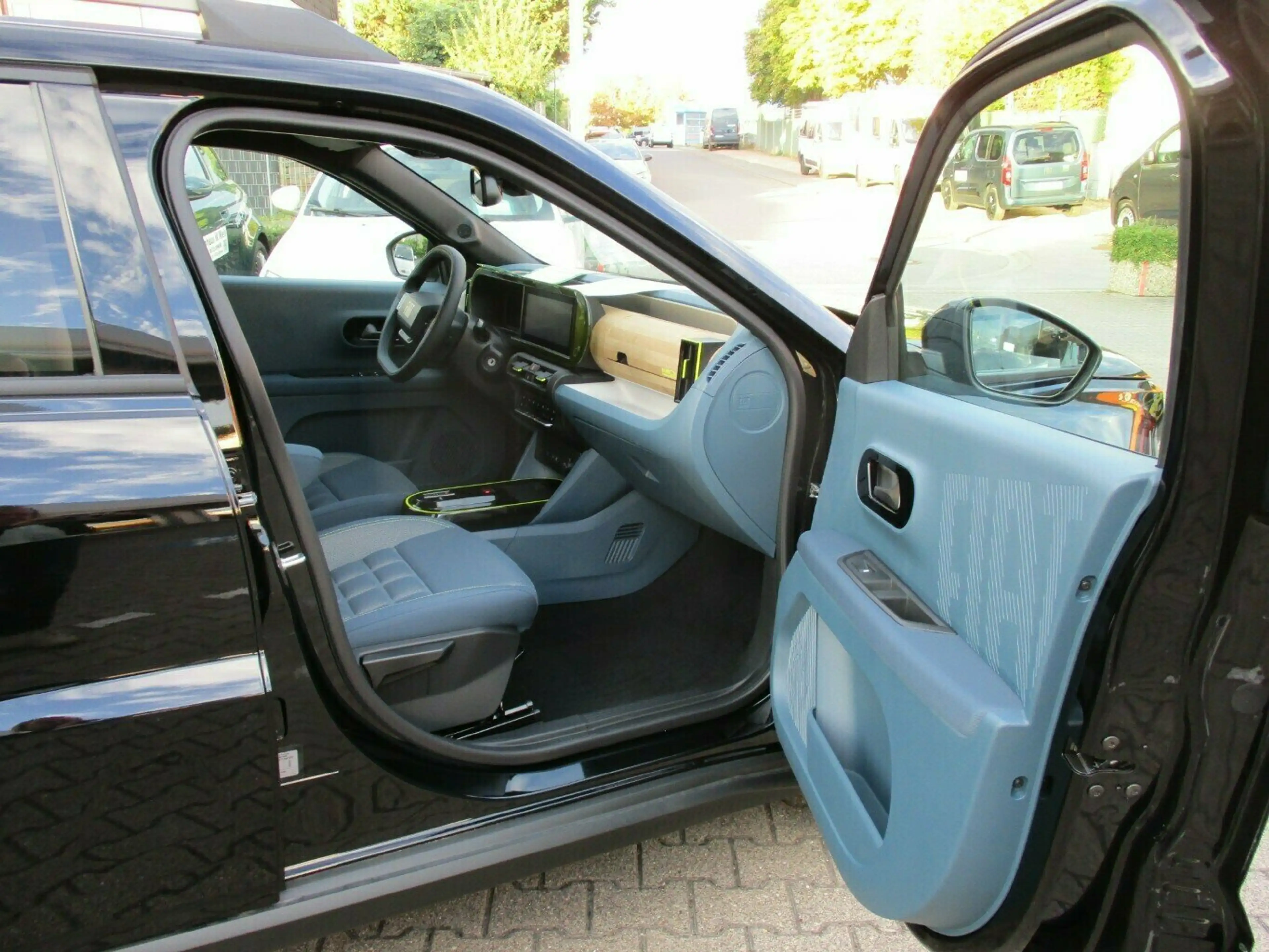 Fiat Grande Panda 1.2 Hybrid 81 kW La Prima — photo 4