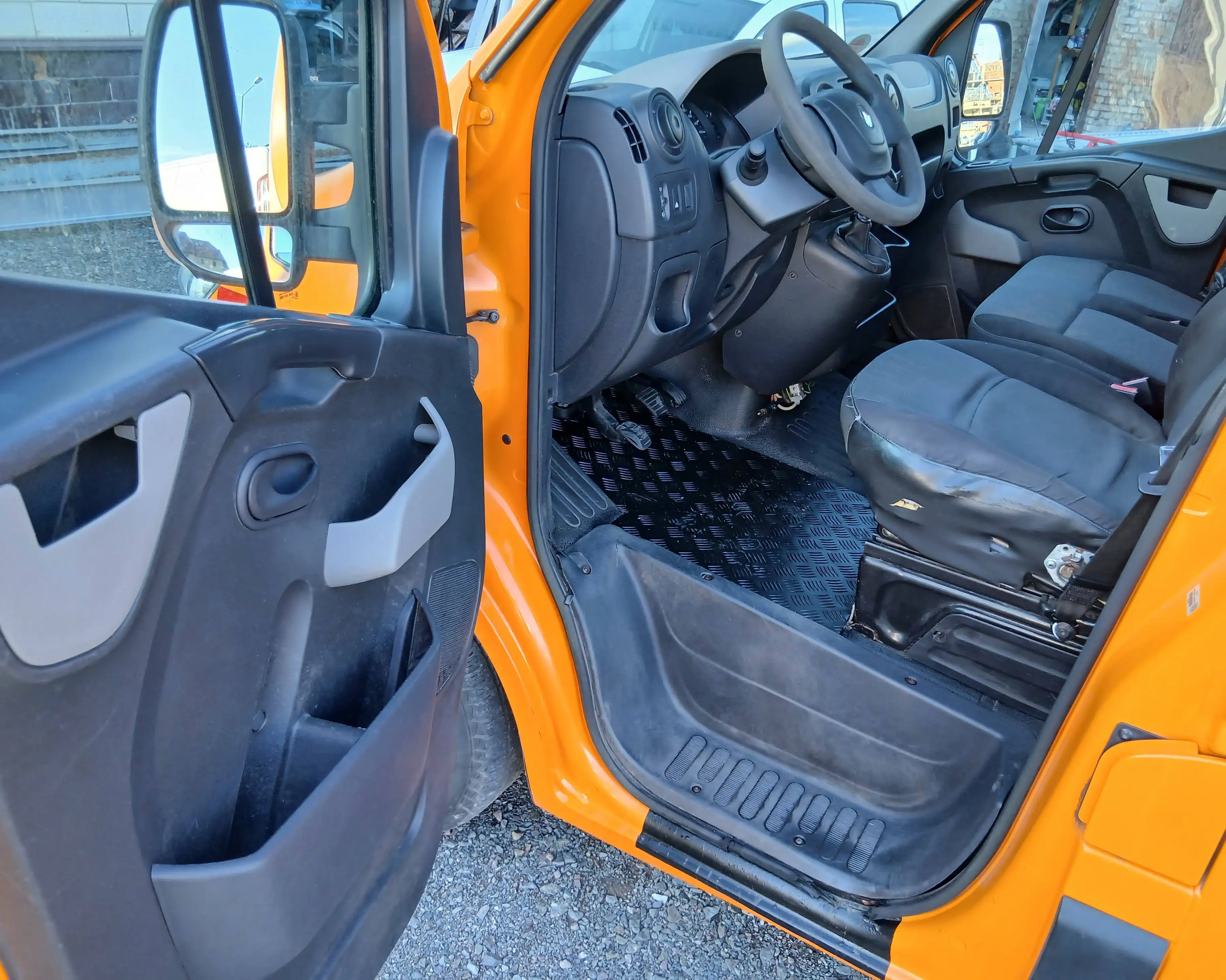 Renault Master L2H1 3,5t — photo 12
