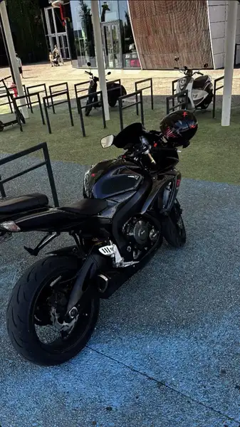 Suzuki GSX-R 600 - foto 4