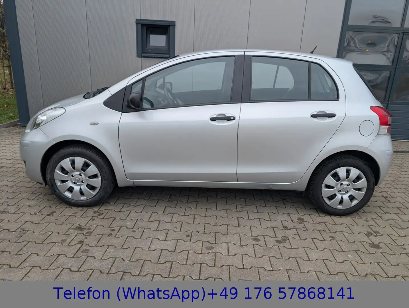 Toyota Yaris Cool 1.Hand Ezüst - 2